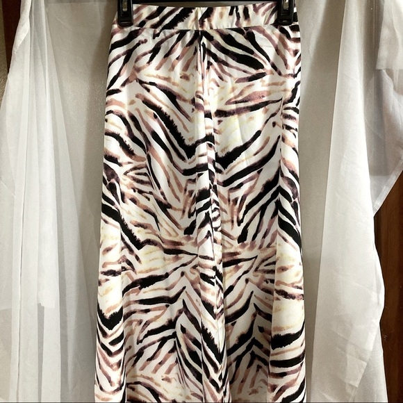 KENDALL & KYLIE Blush Midi Skirt - Picture 1 of 16